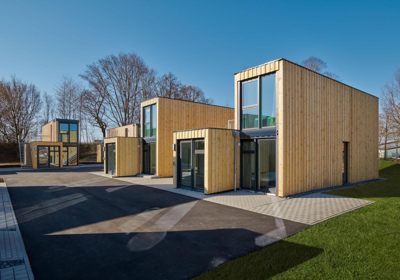 Modern Ausgebauter Ueberseecontainer Als Tiny House Wertheim Exterior photo
